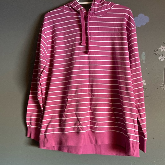 🩷Super comfy hoodie for those burr moments☺️ - Picture 1 of 4